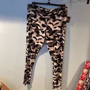 Halloween Leggings - Bat Camo Patterned Women’s 1X